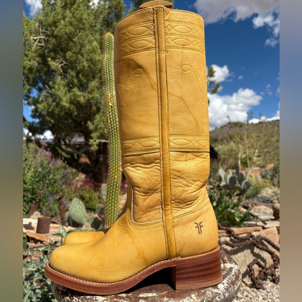 FRYE πΊπΈ Campus Longhorn Stitch Boots In Banana - Picture 3 of 16